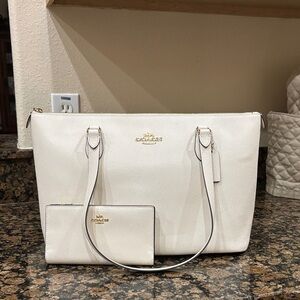 Coach Cream Tote Bag and Wallet Set